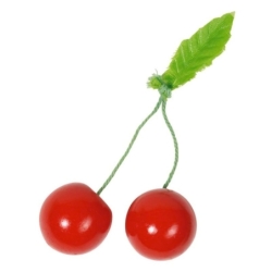 Cerises dans une cagette en...