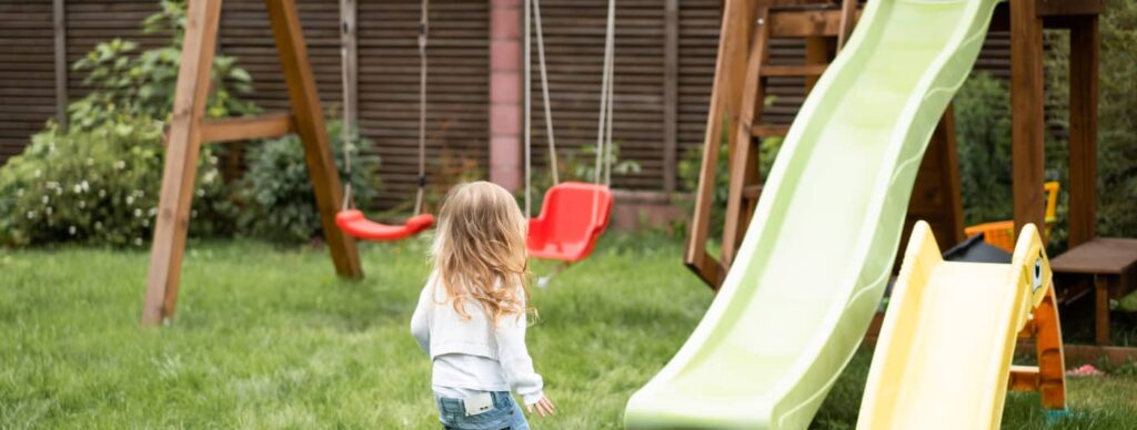 Quelle balançoire choisir pour ses enfants ? Nos conseils pour les parents
