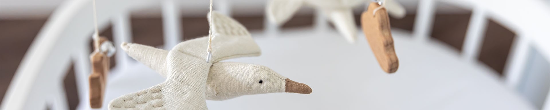 Mobile en bois pour bébé sur Les Bons Gamins Mobile en bois pour bébé sur Les Bons Gamins