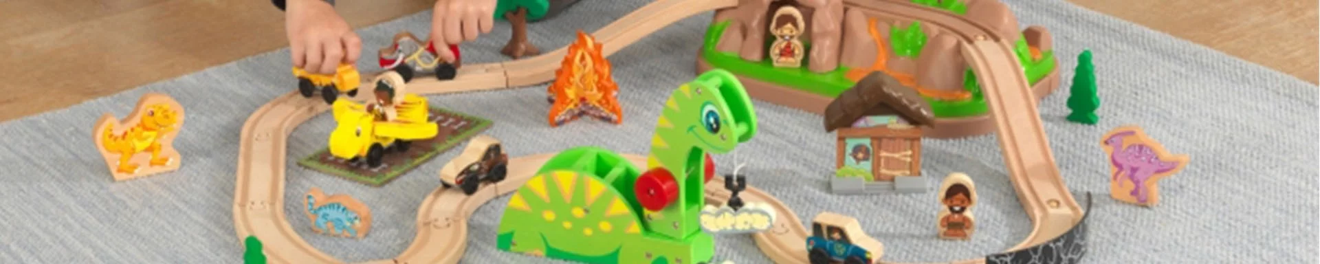 Garage et circuit en bois : en route les enfants ! Garage et circuit en bois : en route les enfants !