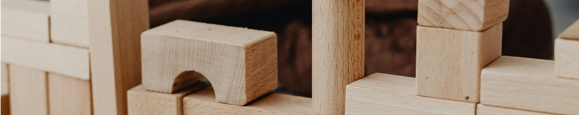 Jeu de construction en bois pour petis bâtisseurs