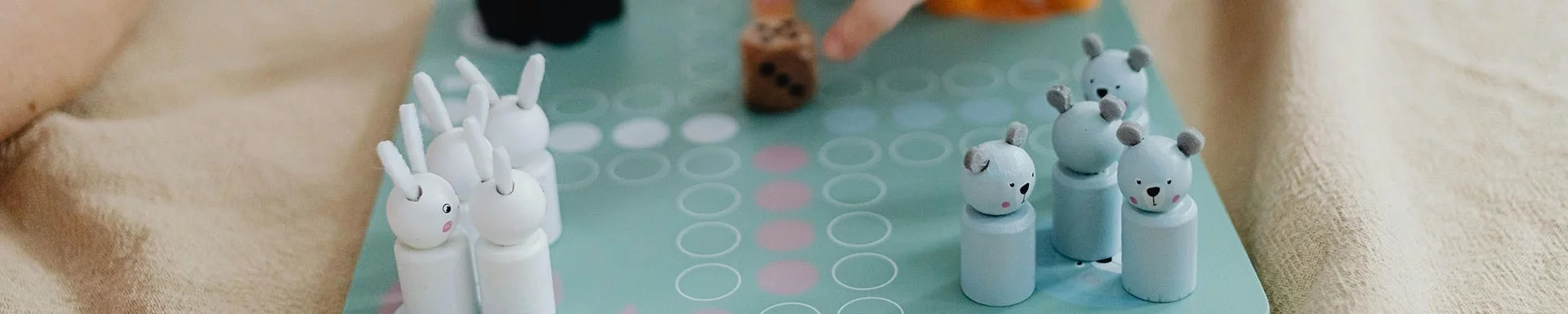 Jeu en bois pour jouer tous ensemble Jeu en bois pour jouer tous ensemble