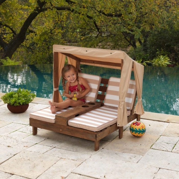 Mobilier et jeux pour enfants en bois pour l'extérieur : bac à sable et cabane