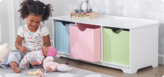 Meubles et mobilier pour chambre d'enfant en bois.