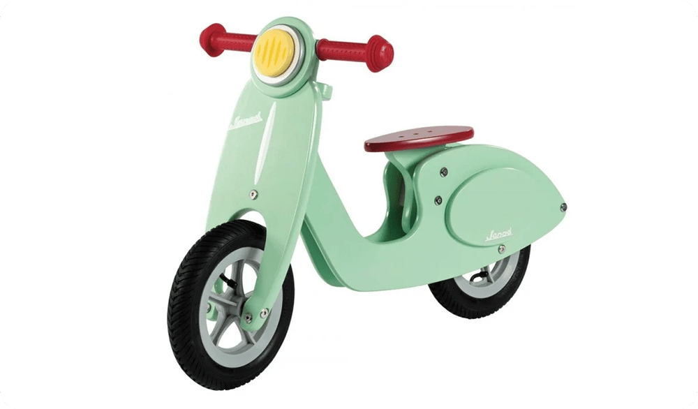 Vélo et draisienne en bois pour enfant, résistants et conformes aux normes de l'Union européenne.